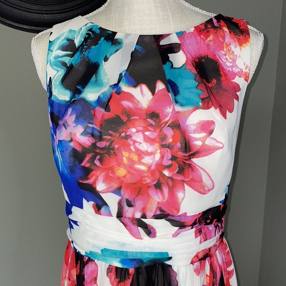 Eliza J. Beautiful floral flowy dress size 12. - Picture 3 of 15